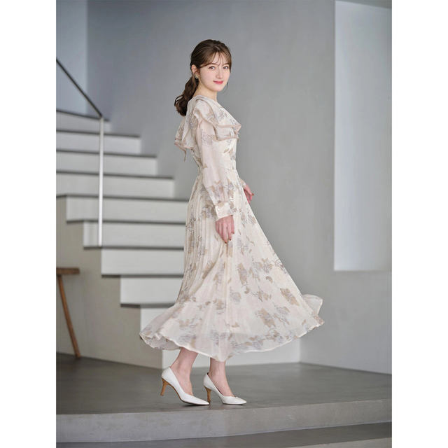 tocco(トッコ)のtocco トッコ 大人可愛い花柄 フラワーシフォンワンピース 長袖 春服  レディースのワンピース(ロングワンピース/マキシワンピース)の商品写真