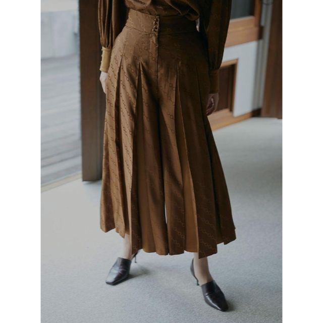 AMERI UNDRESSED HORSE BIT BERMUDA PANTS