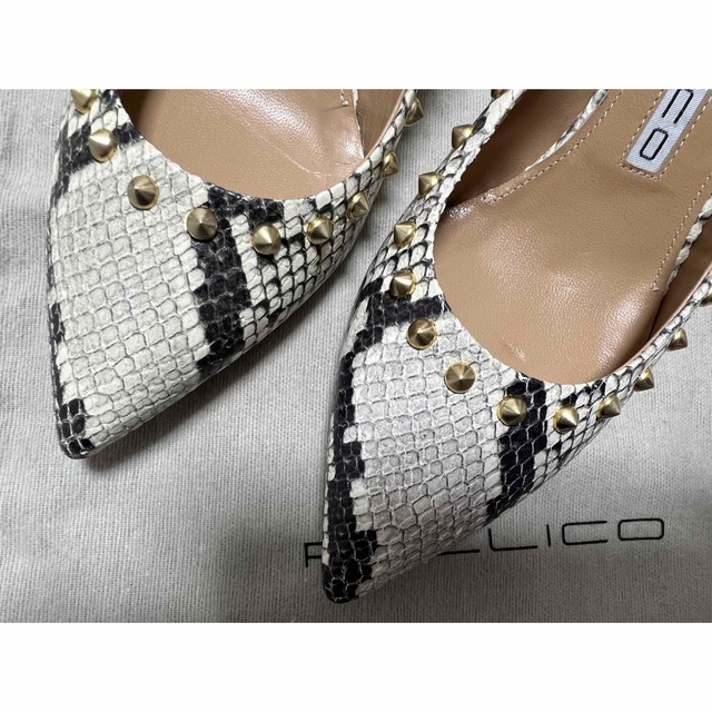 PELLICO(ペリーコ)のPELLICO ペリーコ　パンプス　パイソン　スタッズ37 レディースの靴/シューズ(ハイヒール/パンプス)の商品写真