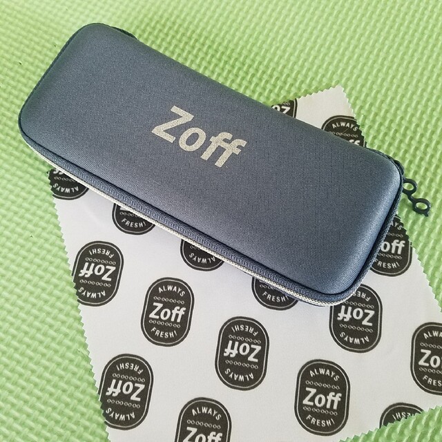 Zoff(ゾフ)のZoff メガネケース 薄型 ブルーグレー ファスナータイプ 眼鏡拭き付き ゾフ メンズのファッション小物(サングラス/メガネ)の商品写真