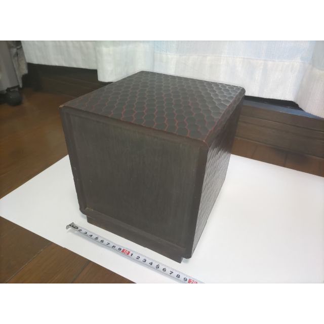 □美しい花柄木彫り□小物入れ二段引き出し □亀甲模様□昭和の