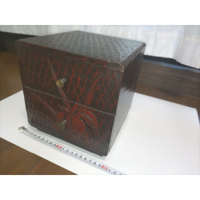 送料無料 いくらから □美しい花柄木彫り□小物入れ二段引き出し □亀甲模様□昭和の 彫刻+オブジェ