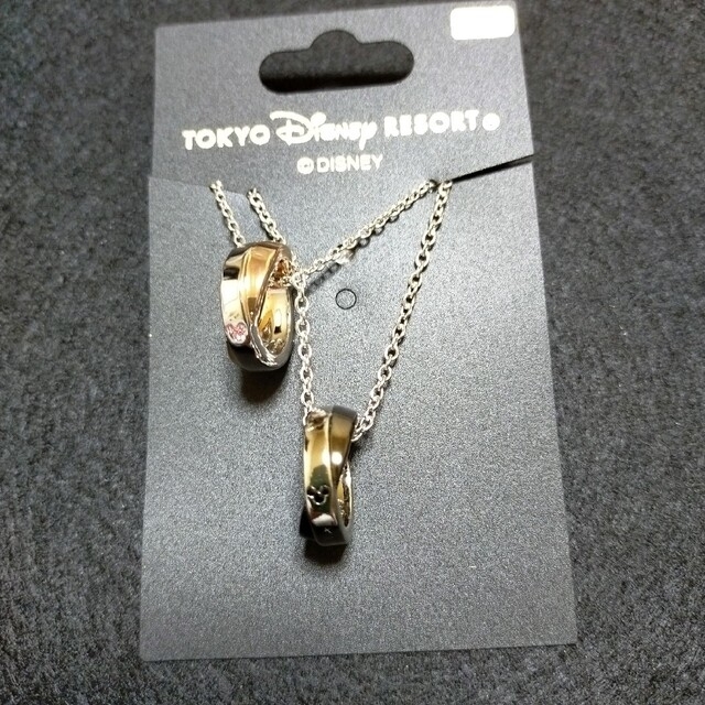 Disney ディズニーペアネックレス ツートンカラー ミッキー型のストーン入り 大人っぽいの通販 by みっちゃん ヨンドシー ディズニーコラボ シルバーネックレス ドナルドダックデザイン