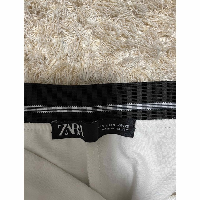 ZARA(ザラ)のZARA パンツ レディースのパンツ(スキニーパンツ)の商品写真