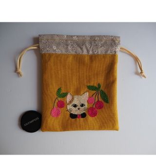 「猫」の手刺繍 きんちゃくポーチ(ポーチ)