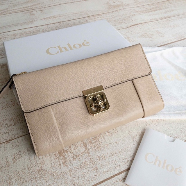 Chloe(クロエ)のクロエ　Chloe 財布　ベージュ　エルシー レディースのファッション小物(財布)の商品写真