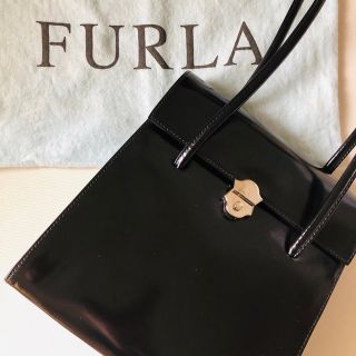 フルラ(Furla)のフルラ【ひどく訳あり】ショルダーバッグ　イタリア製　黒　エナメル(ショルダーバッグ)