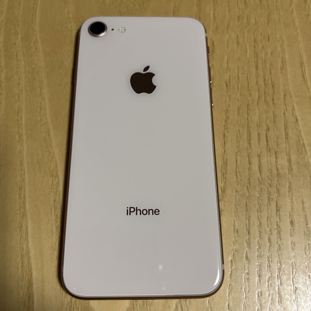 Apple(アップル)のiPhone 8 Gold 64 GB SIMフリー スマホ/家電/カメラのスマートフォン/携帯電話(携帯電話本体)の商品写真