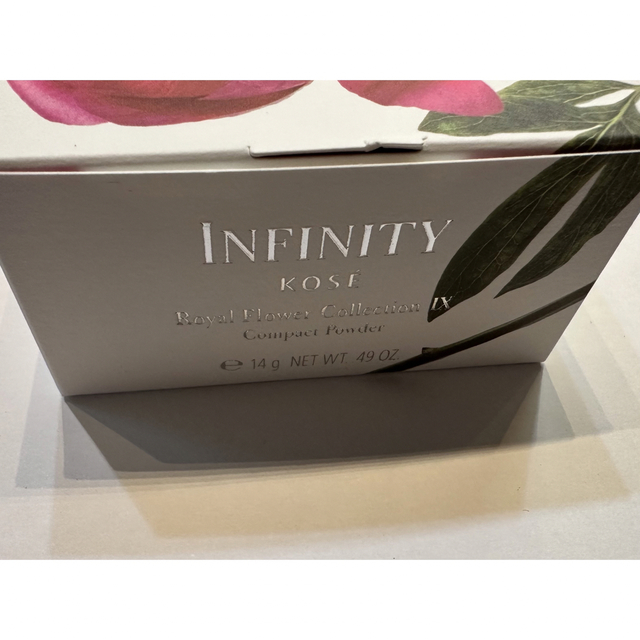 Infinity(インフィニティ)のインフィニティ　ロイヤルフラワーコレクション　Ⅸ コンパクトパウダー　パウダー コスメ/美容のベースメイク/化粧品(フェイスパウダー)の商品写真