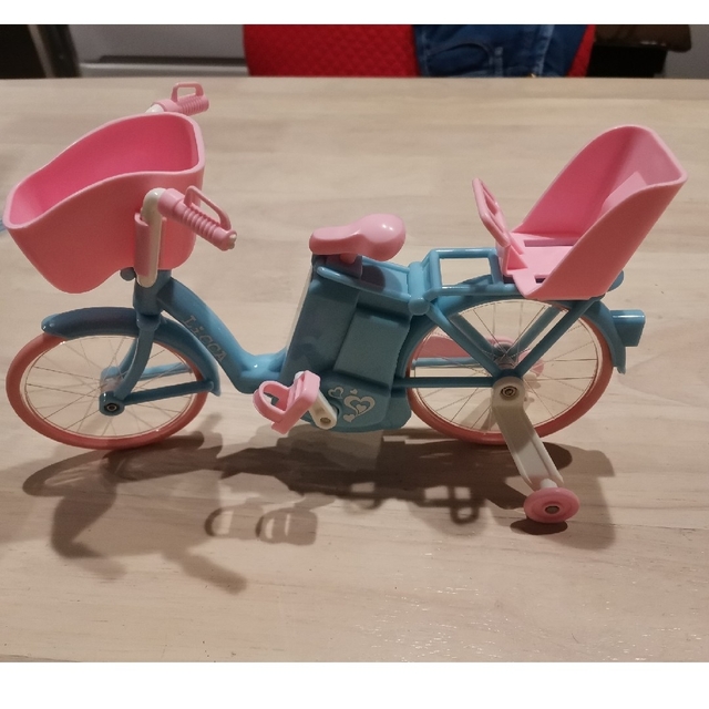 Takara Tomy(タカラトミー)のリカちゃん 自転車 エンタメ/ホビーのおもちゃ/ぬいぐるみ(キャラクターグッズ)の商品写真