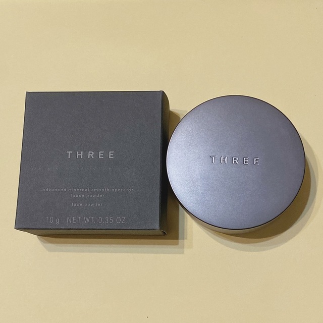 THREE(スリー)のTHREE/アドバンスドエシリアルスムースオペレーター ルースパウダー 01 コスメ/美容のベースメイク/化粧品(フェイスパウダー)の商品写真