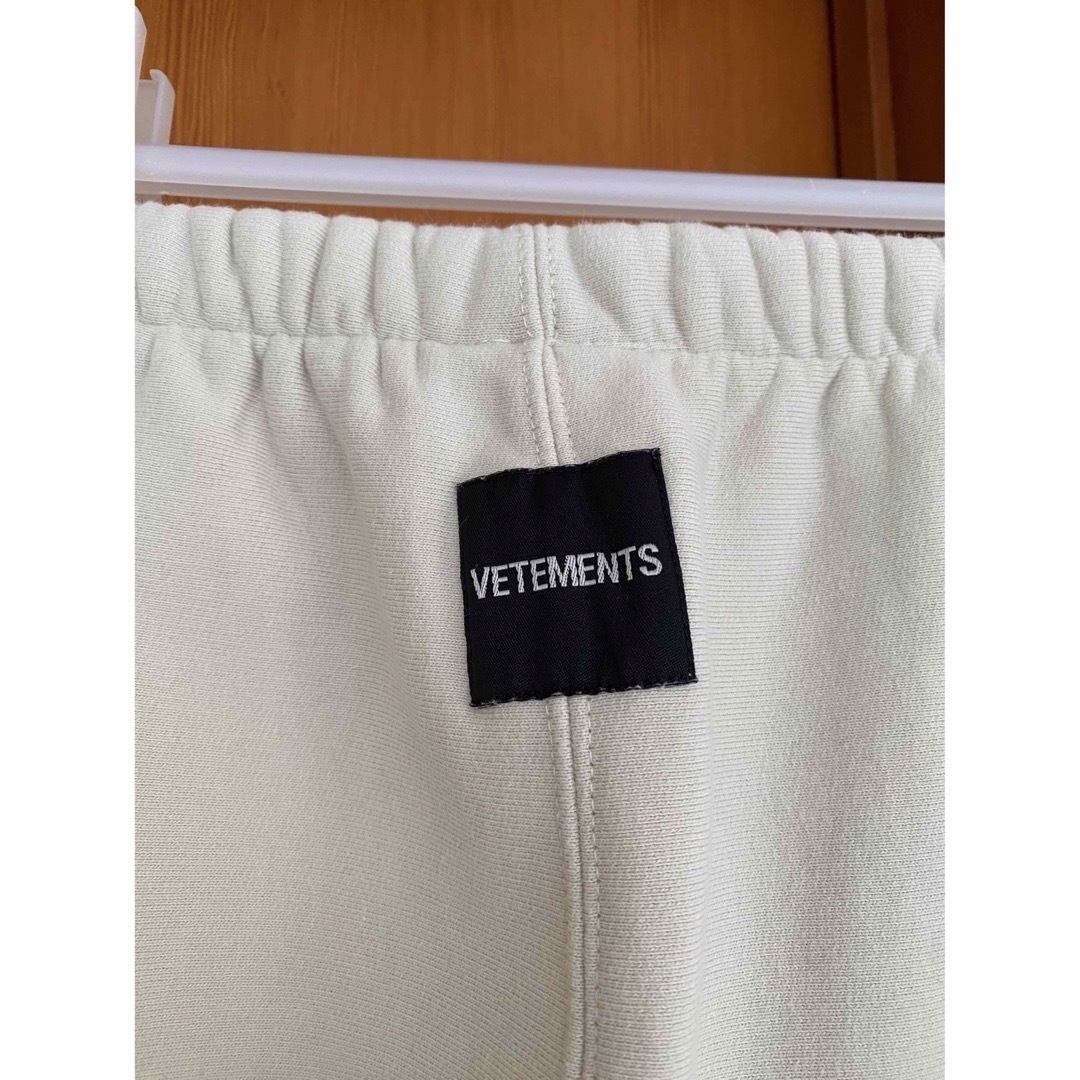 VETEMENTS(ヴェトモン)のVETEMENTS スウェットパンツ レディースのパンツ(カジュアルパンツ)の商品写真