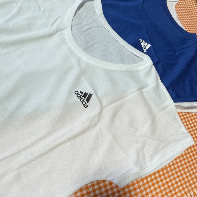 adidas(アディダス)のadidasアディダス Tシャツ3枚セット GIRLS 165cm スポーツ/アウトドアのトレーニング/エクササイズ(トレーニング用品)の商品写真