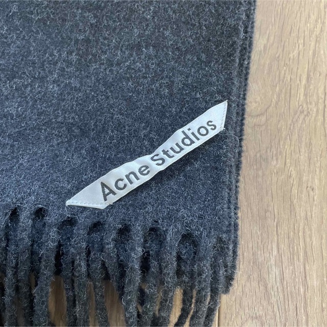 Acne Studios(アクネストゥディオズ)の美品 Acne Studios アクネ 旧タグ マフラー ストール ブラック レディースのファッション小物(マフラー/ショール)の商品写真