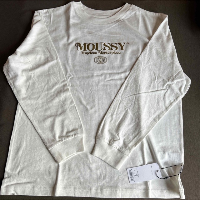 moussy(マウジー)のmoussy ★ マウジー  ロゴロンT（ホワイト） レディースのトップス(Tシャツ(長袖/七分))の商品写真