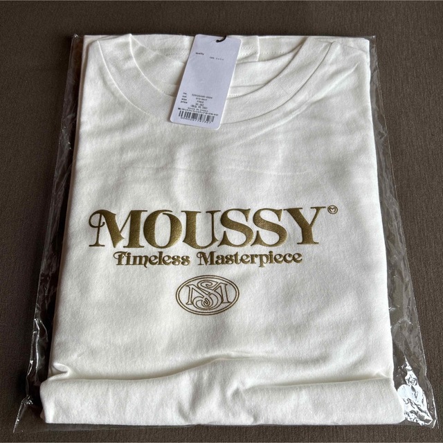 moussy(マウジー)のmoussy ★ マウジー  ロゴロンT（ホワイト） レディースのトップス(Tシャツ(長袖/七分))の商品写真