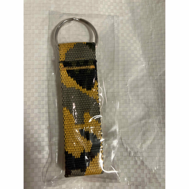 Supreme(シュプリーム)のSupreme Webbing Keychain Yellow Camo メンズのファッション小物(キーホルダー)の商品写真