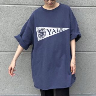 フレームワーク(FRAMeWORK)のYALE/BIG-TEEスウェット　ネイビー(トレーナー/スウェット)