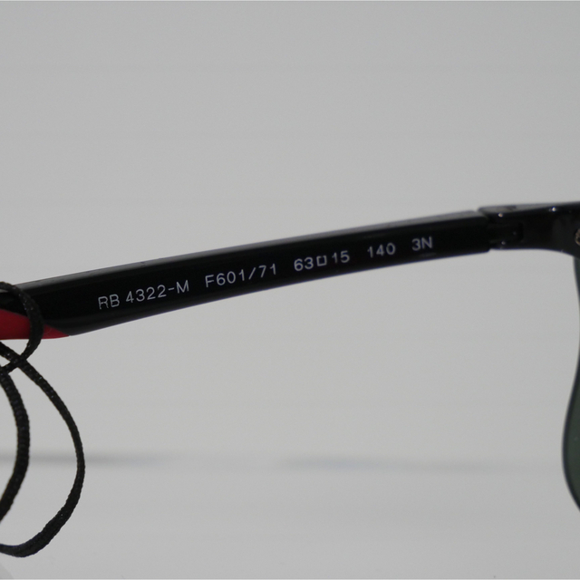 Ray-Ban(レイバン)の【新品・未使用】Ray Ban サングラス Ferrari フェラーリ メンズのファッション小物(サングラス/メガネ)の商品写真