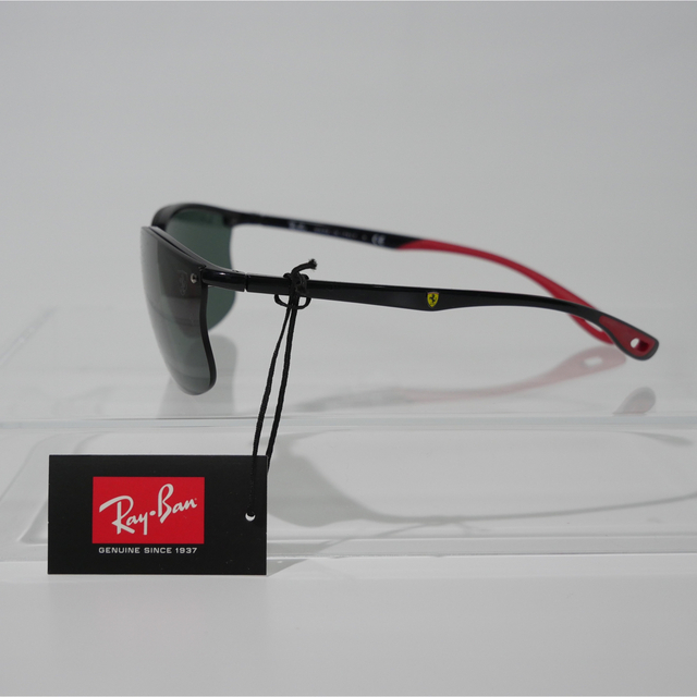 Ray-Ban(レイバン)の【新品・未使用】Ray Ban サングラス Ferrari フェラーリ メンズのファッション小物(サングラス/メガネ)の商品写真