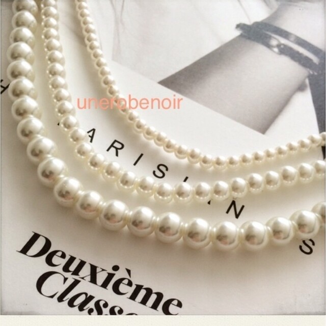 DEUXIEME CLASSE(ドゥーズィエムクラス)の新品 DEUXIEME CLASSE ドゥーズィエムクラス３連パールネックレス レディースのアクセサリー(ネックレス)の商品写真