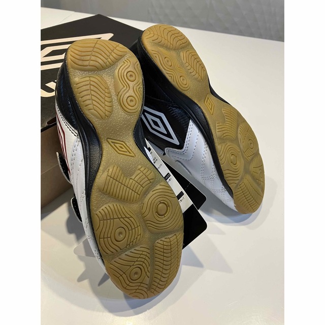 UMBRO(アンブロ)の《新品》UMBRO ACR CT BL JR WIDE IN キッズ/ベビー/マタニティのキッズ靴/シューズ(15cm~)(スニーカー)の商品写真