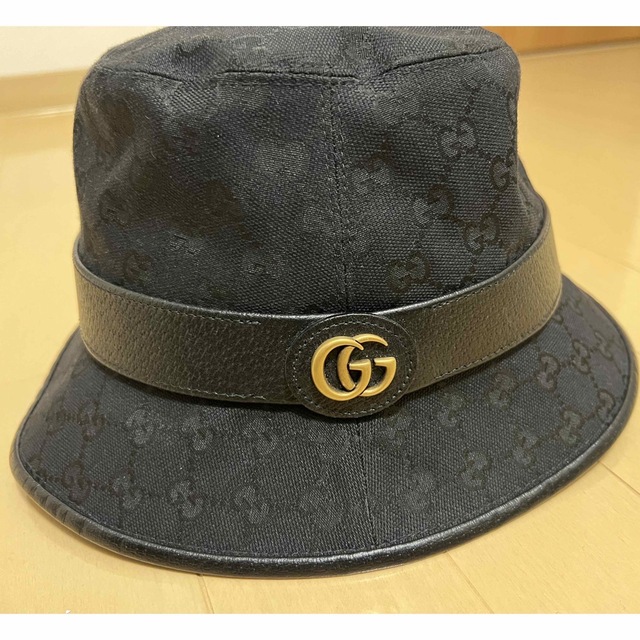 Gucci(グッチ)のグッチ　GUCCI ロゴ バケットハット　バケハ　XL 2L LL  ブラック メンズの帽子(ハット)の商品写真