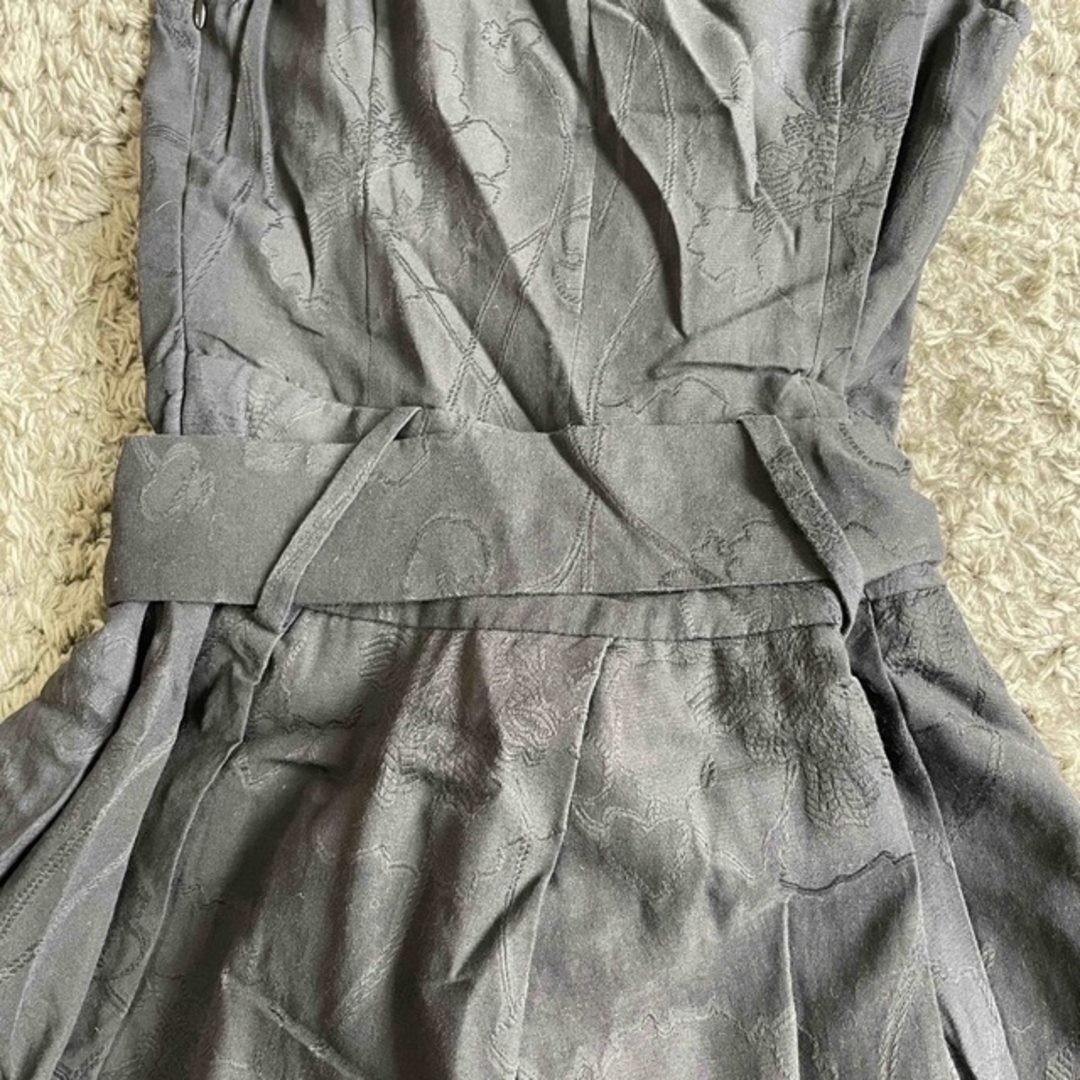 美品 サイズ40 バレンチノ ノースリーブベルテッド膝丈ワンピース