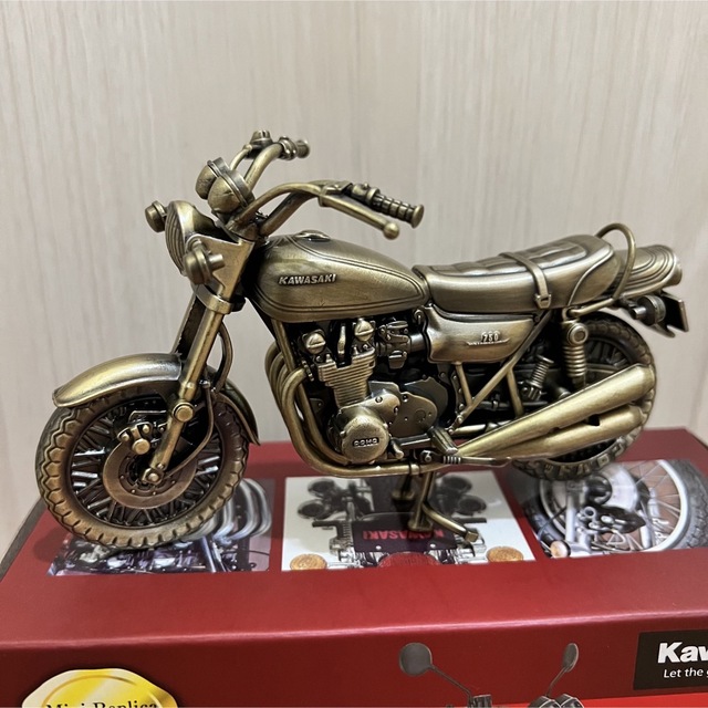 カワサキ(カワサキ)の⭐️【未使用】KAWASAKI 750-RS  レプリカ⭐️ 自動車/バイクの自動車(車体)の商品写真