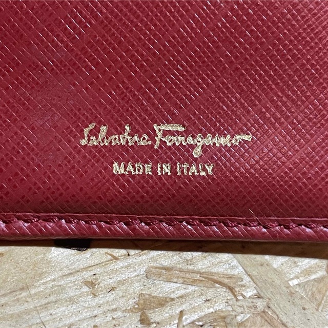 Salvatore Ferragamo サルバトーレフェラガモ 長財布 ヴァラ