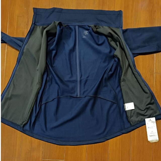 DESCENTE(デサント)の定価¥16500デサント スタンドジャケットDESCENTE DMWMJC27Z レディースのジャケット/アウター(ナイロンジャケット)の商品写真