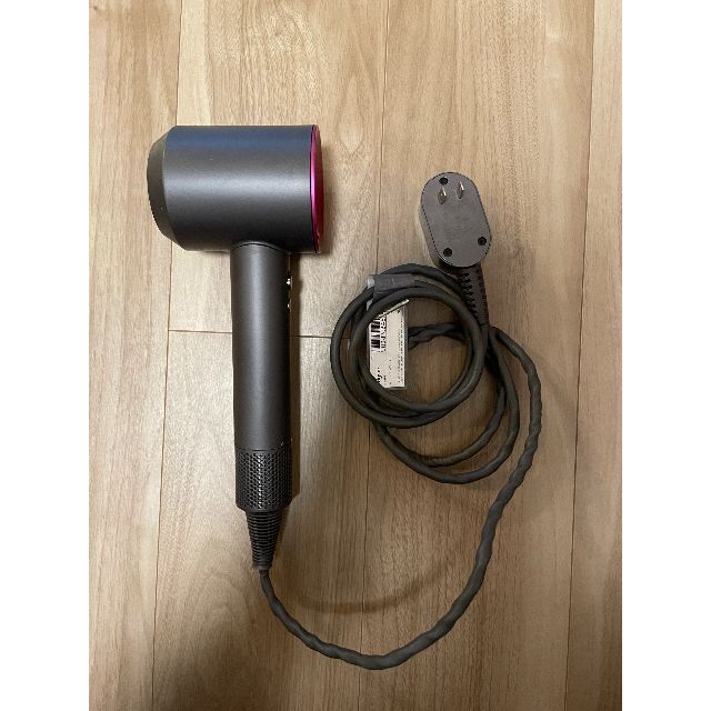 Dyson(ダイソン)の【chips様専用】ダイソン　HD01　ヘアードライヤー　ジャンク品 スマホ/家電/カメラの美容/健康(ドライヤー)の商品写真