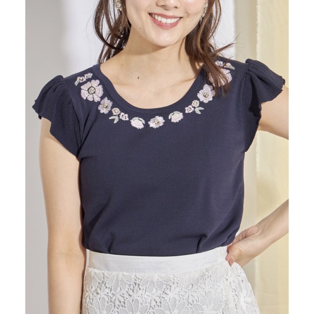 TOCCO closet - 【新品】トッコ クローゼット フラワー刺繍入り肩フリルニットプルオーバー 紺の通販 by ♡mi♡'s shop| トッコクローゼットならラクマ