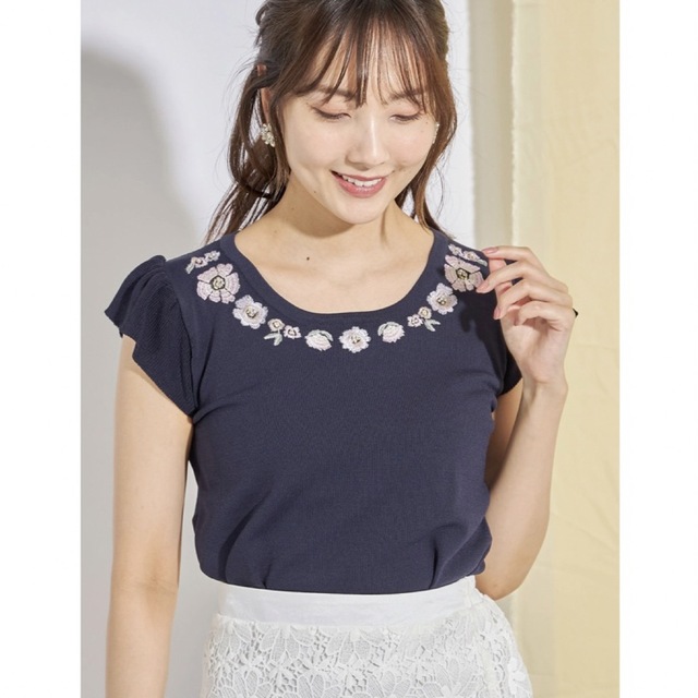 TOCCO closet - 【新品】トッコ クローゼット フラワー刺繍入り肩フリルニットプルオーバー 紺の通販 by ♡mi♡'s shop| トッコクローゼットならラクマ