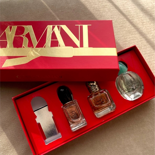 Armani(アルマーニ)のARMANI 香水ミニチュアフレグランス コスメ/美容の香水(香水(女性用))の商品写真