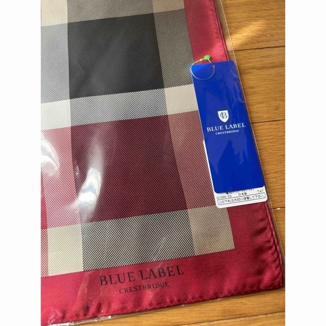 BLUE LABEL CRESTBRIDGE(ブルーレーベルクレストブリッジ)のマハロ様専用★ブルーレーベルクレストブリッジ★チェックスカーフ新品赤ピンク2枚 レディースのファッション小物(バンダナ/スカーフ)の商品写真