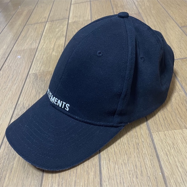 VETEMENTS(ヴェトモン)のVETEMENTS ロゴ キャップ  メンズの帽子(キャップ)の商品写真