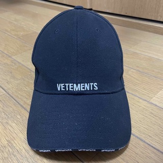 ヴェトモン(VETEMENTS)のVETEMENTS ロゴ キャップ (キャップ)
