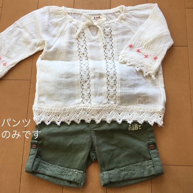 e.a.B(エーアーベー)のe.a.B  ショートパンツ（95㎝）カーキ色 キッズ/ベビー/マタニティのキッズ服女の子用(90cm~)(パンツ/スパッツ)の商品写真