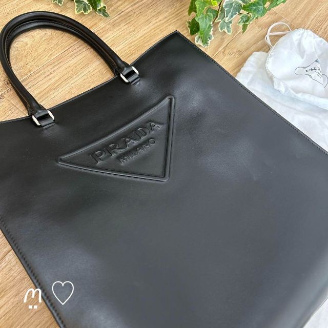 PRADA プラダ エンボスロゴレザートートバッグ ブラック ショルダー 美