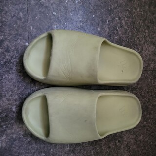 イージー(YEEZY（adidas）)のadidas  YEEZY SLIDE RESIN イージー 27.5cm(サンダル)