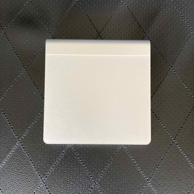 Apple(アップル)のAPPLE Magic Trackpad マジックトラックパッド A1339 スマホ/家電/カメラのPC/タブレット(PC周辺機器)の商品写真