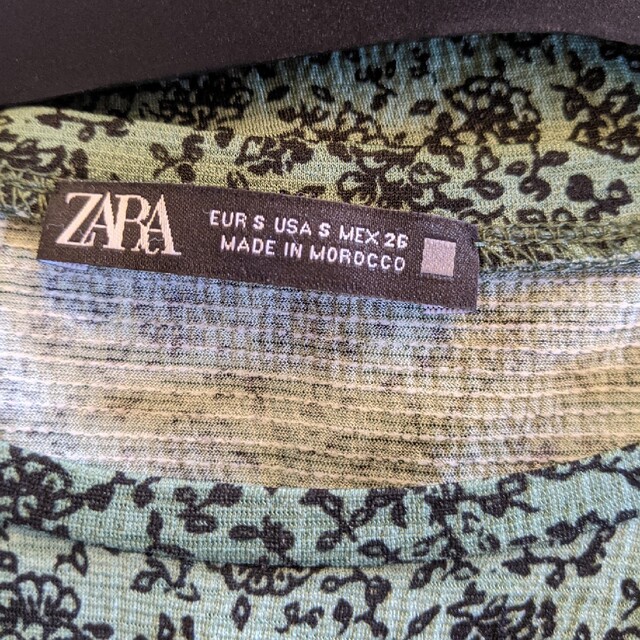 ZARA(ザラ)のZARA 花柄ワンピース レディースのワンピース(ロングワンピース/マキシワンピース)の商品写真