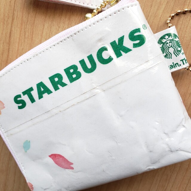 Starbucks Coffee(スターバックスコーヒー)の専用⭐ハンドメイド紙袋リメイクポーチスターバックスL字ファスナーミニポーチスタバ ハンドメイドのファッション小物(ポーチ)の商品写真