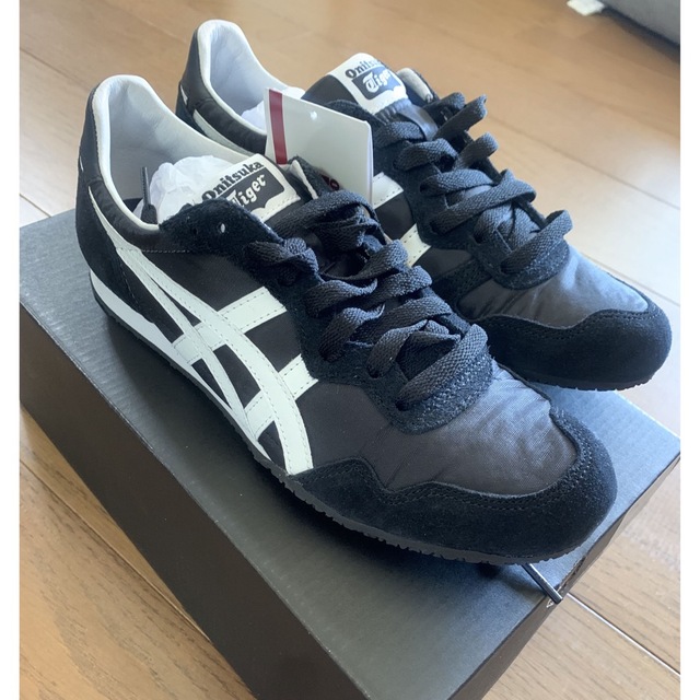 Onitsuka Tiger(オニツカタイガー)の新品　タグ付き　アシックス　スニーカー メンズの靴/シューズ(スニーカー)の商品写真