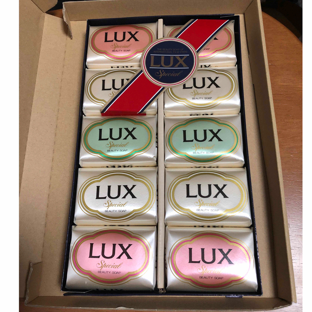 LUX(ラックス)のラックス　スペシャル　化粧石けん　10個 コスメ/美容のボディケア(ボディソープ/石鹸)の商品写真