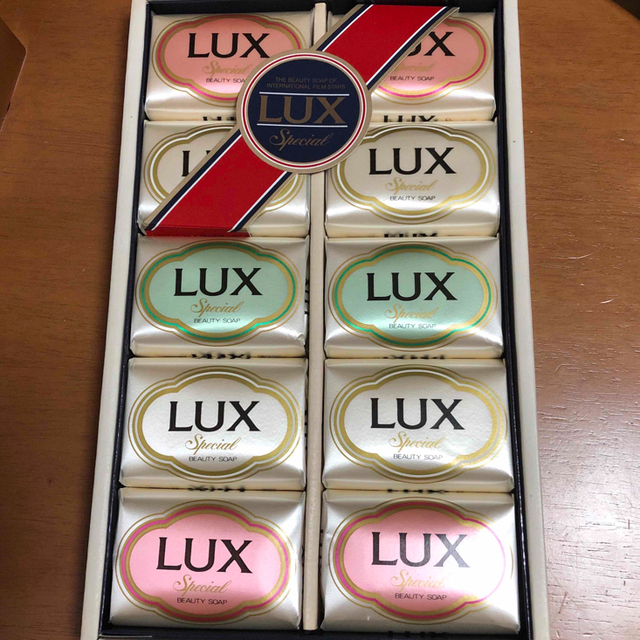 LUX(ラックス)のラックス　スペシャル　化粧石けん　10個 コスメ/美容のボディケア(ボディソープ/石鹸)の商品写真