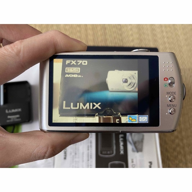 Panasonic(パナソニック)の【美品】Panasonic デジタルカメラ LUMIX FX DMC-FX70 スマホ/家電/カメラのカメラ(コンパクトデジタルカメラ)の商品写真