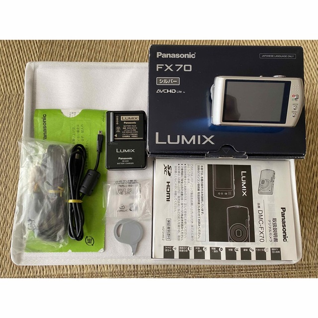 Panasonic(パナソニック)の【美品】Panasonic デジタルカメラ LUMIX FX DMC-FX70 スマホ/家電/カメラのカメラ(コンパクトデジタルカメラ)の商品写真