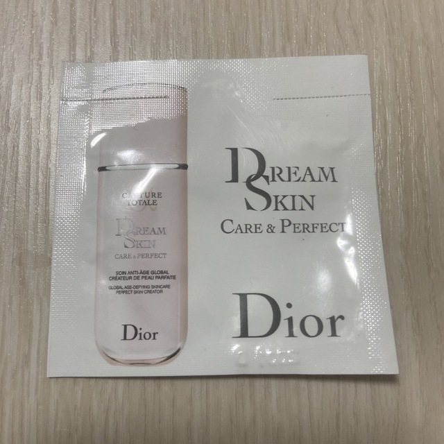 Dior(ディオール)のディオールカプチュールトータルドリームスキンケア_パーフェクト1_5ml コスメ/美容のスキンケア/基礎化粧品(乳液/ミルク)の商品写真